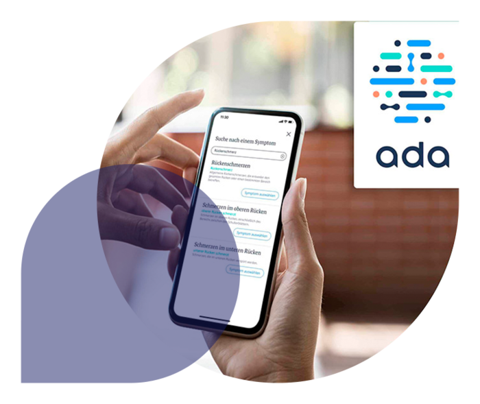 Hände, die ein Smartphone mit geöffnetem Ada-Symptomcheck halten.